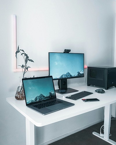 PNL Technology Service. Photo Credit: Unsplash